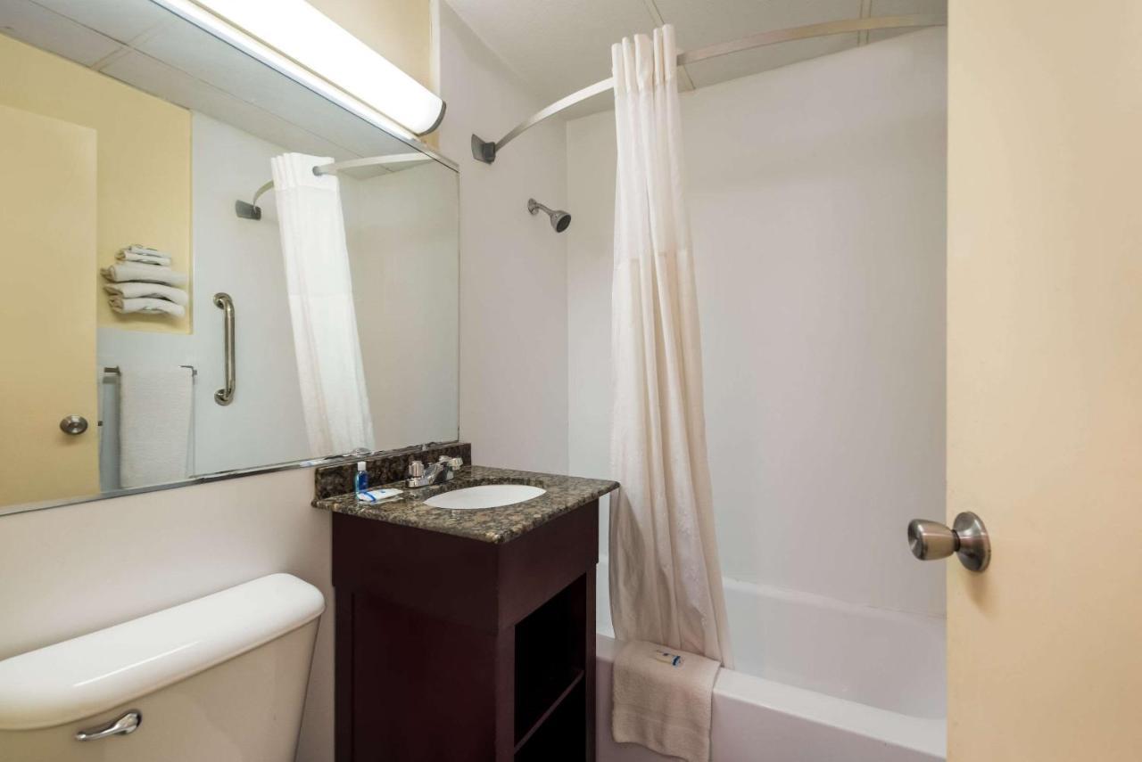 Rodeway Inn Philadelphia Bagian luar foto