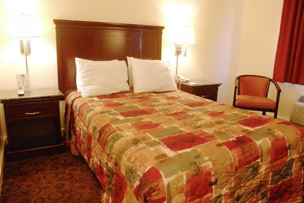 Rodeway Inn Philadelphia Bagian luar foto